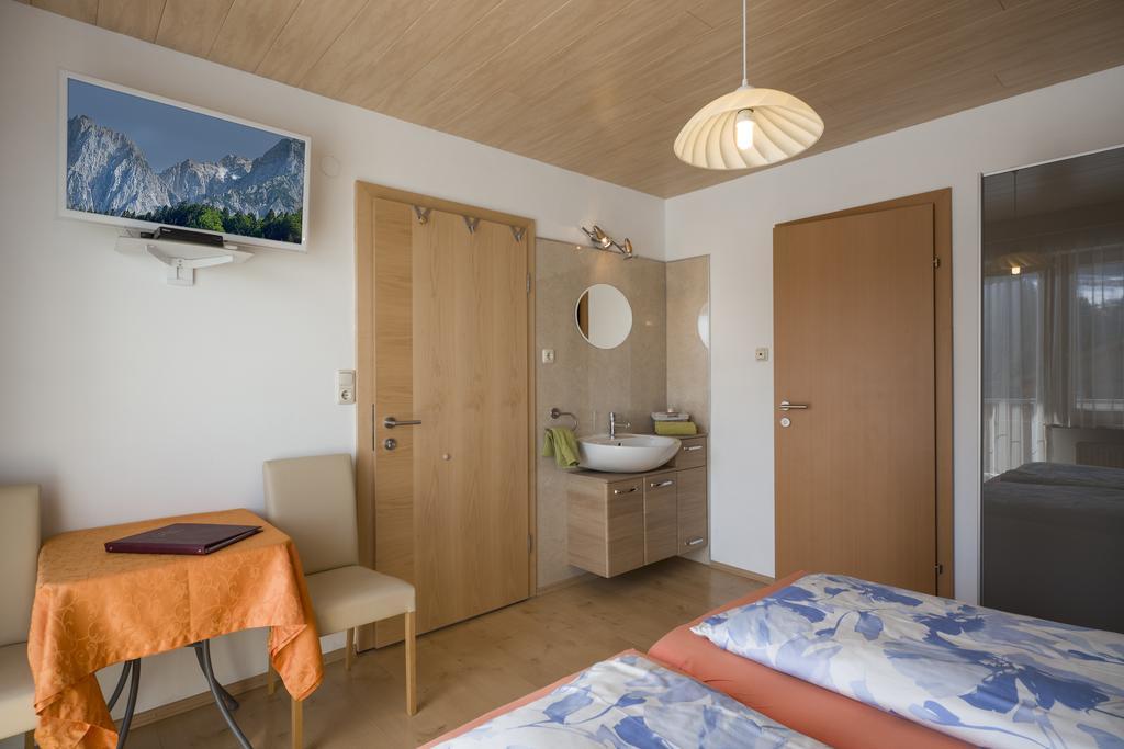 Haus Enzian Hotel Thiersee Exterior foto
